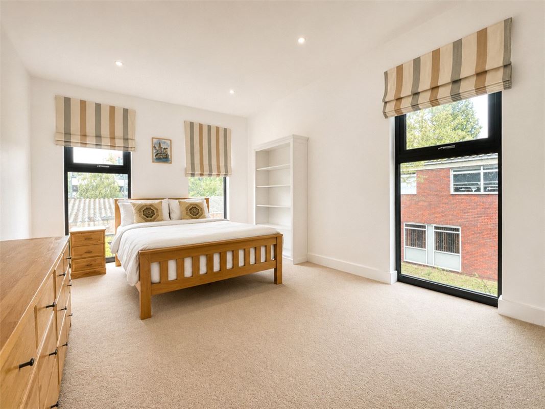2 bedroom flat, Sparkford Road, Winchester SO22