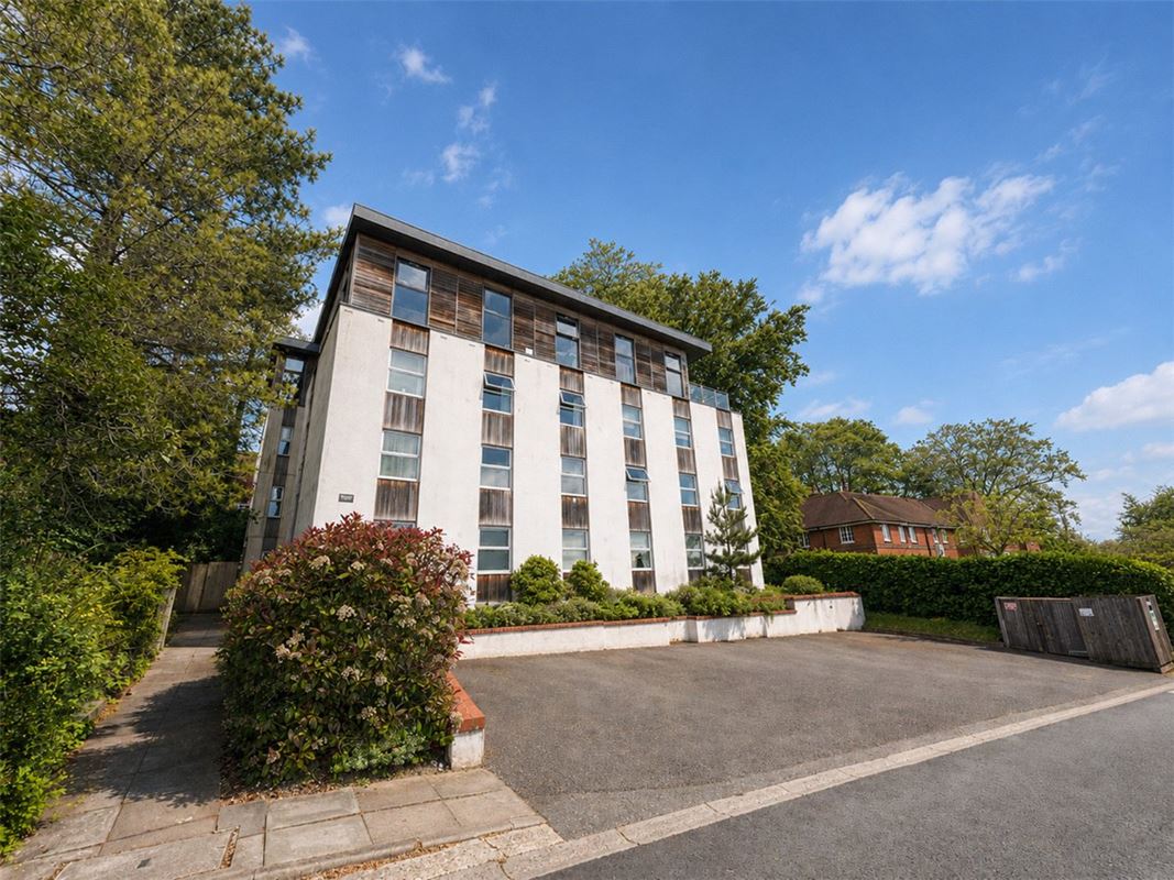 2 bedroom flat, Sparkford Road, Winchester SO22
