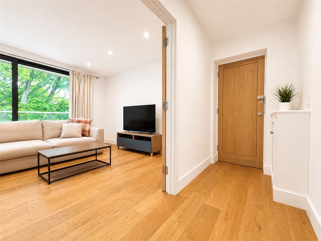 2 bedroom flat, Sparkford Road, Winchester SO22