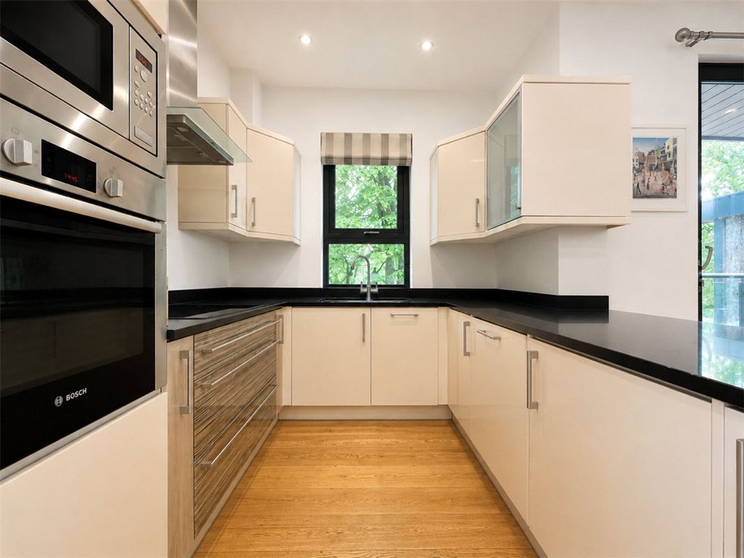 2 bedroom flat, Sparkford Road, Winchester SO22
