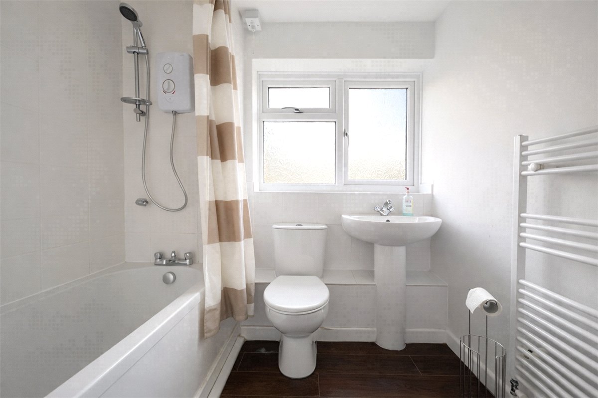 3 bedroom house, Stoke Charity Road, Kings Worthy SO21 - Under Offer