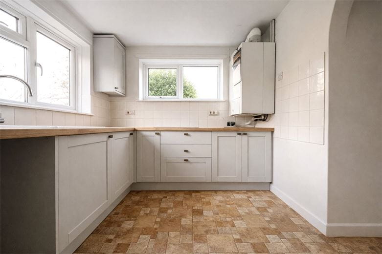 3 bedroom house, Stoke Charity Road, Kings Worthy SO21 - Under Offer