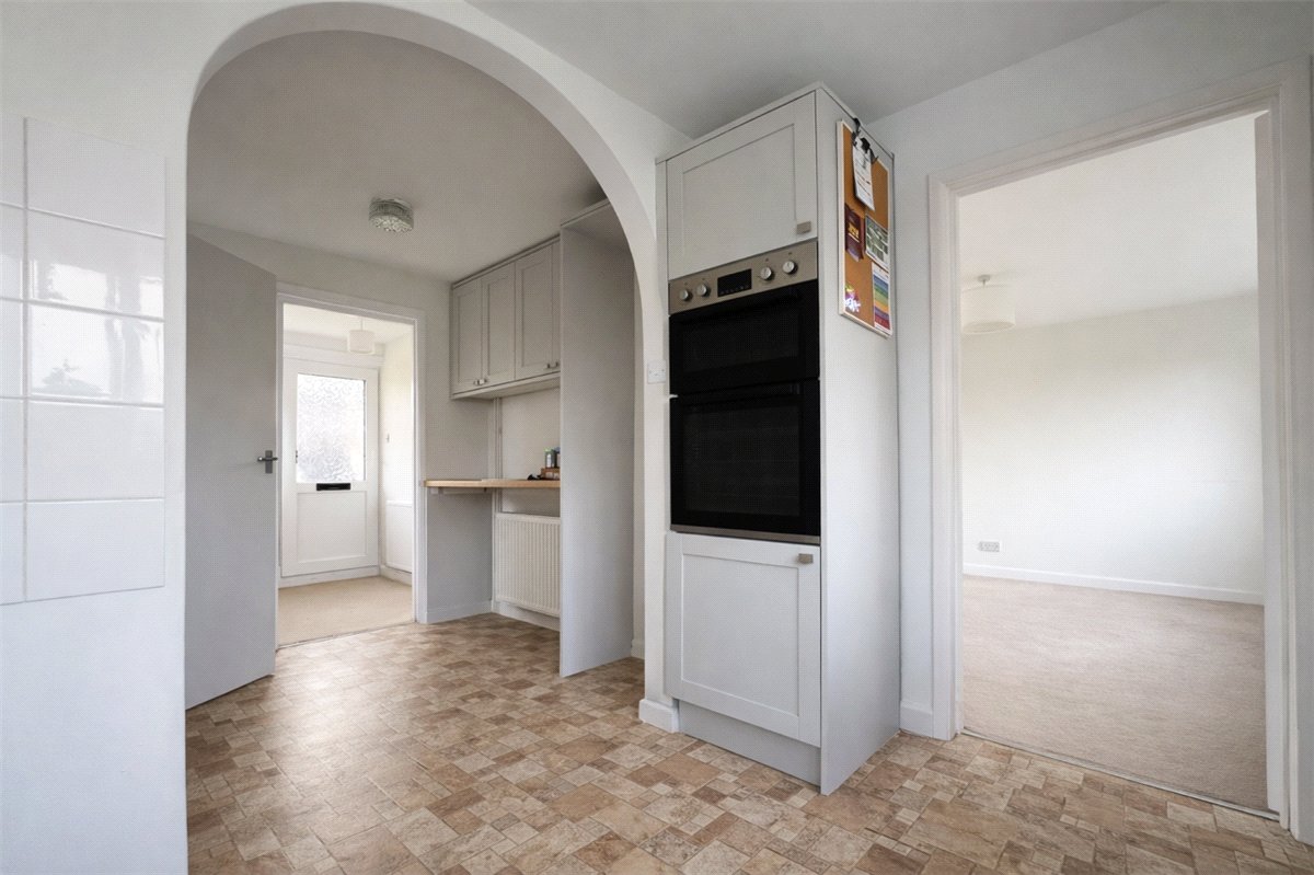 3 bedroom house, Stoke Charity Road, Kings Worthy SO21 - Under Offer