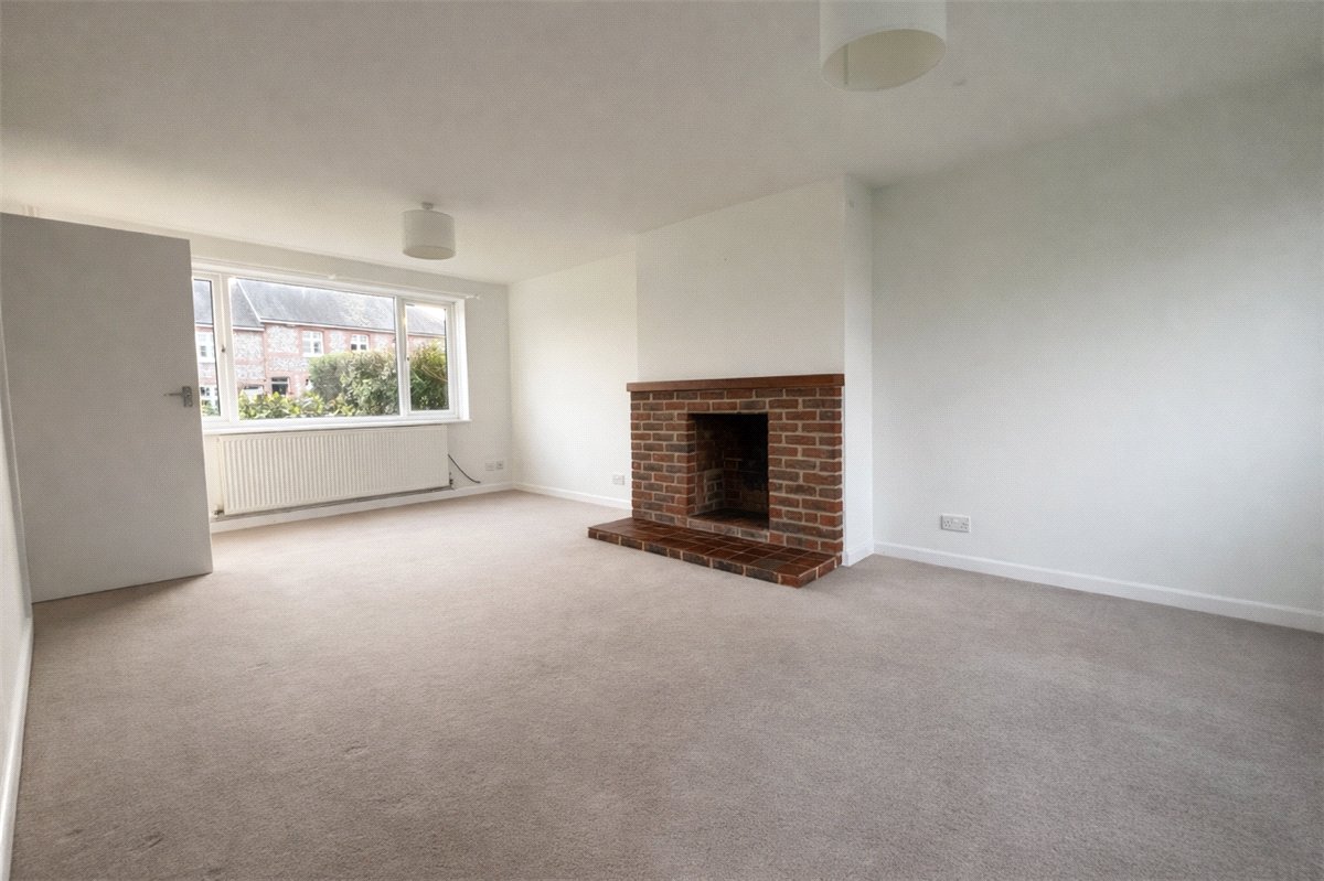 3 bedroom house, Stoke Charity Road, Kings Worthy SO21 - Under Offer