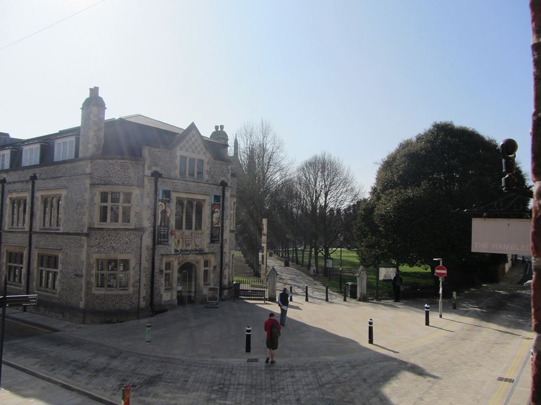 2 bedroom flat, Little Minster Street, Winchester SO23 - Let Agreed