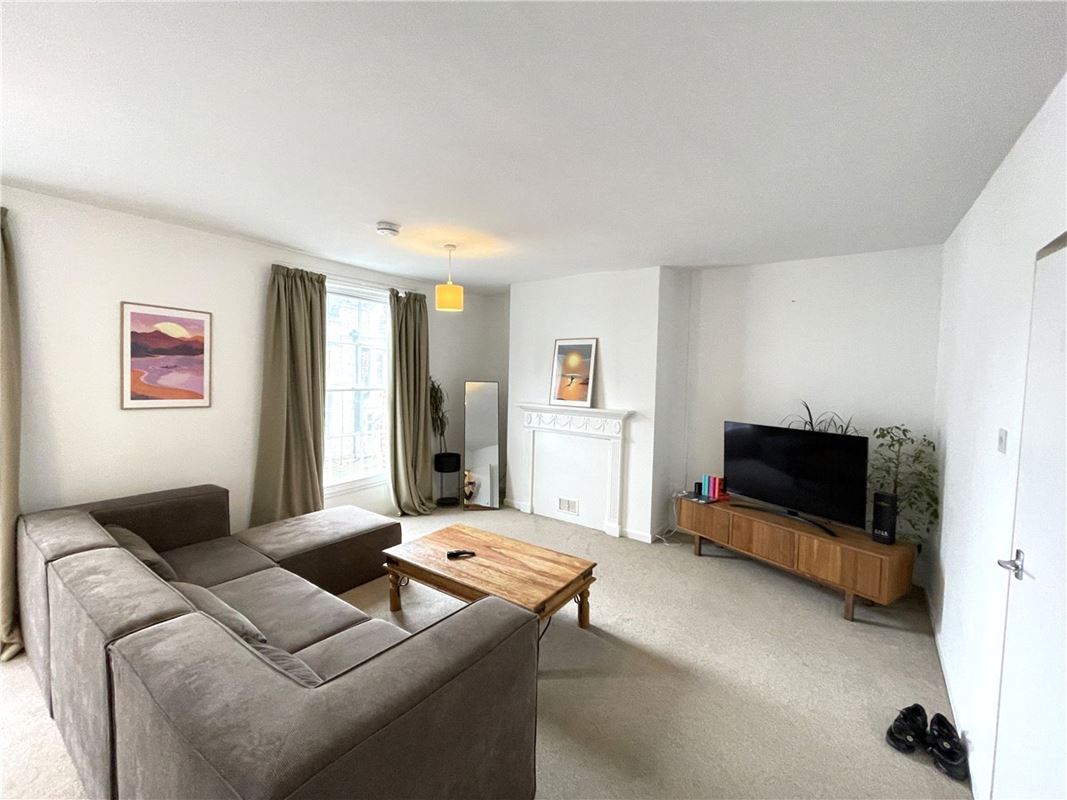 2 bedroom flat, Little Minster Street, Winchester SO23 - Let Agreed