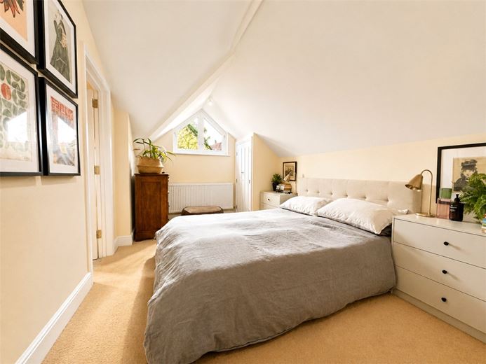3 bedroom flat, Little Minster Street, Winchester SO23 - Let Agreed