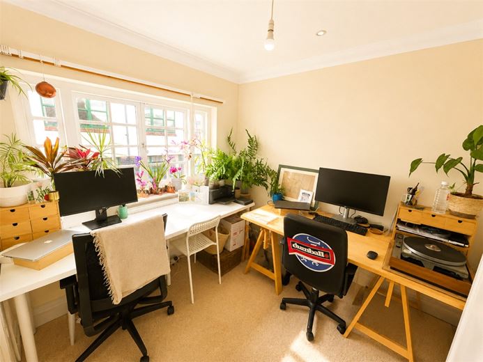 3 bedroom flat, Little Minster Street, Winchester SO23 - Let Agreed