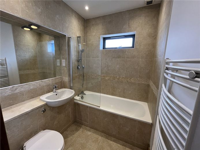 2 bedroom flat, Chilcomb Place, Highcliffe Road SO23 - Let Agreed