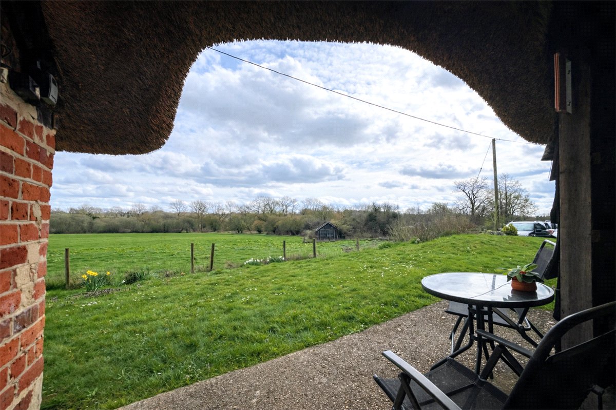 1 bedroom cottage, Longstock, Stockbridge SO20 - Let Agreed
