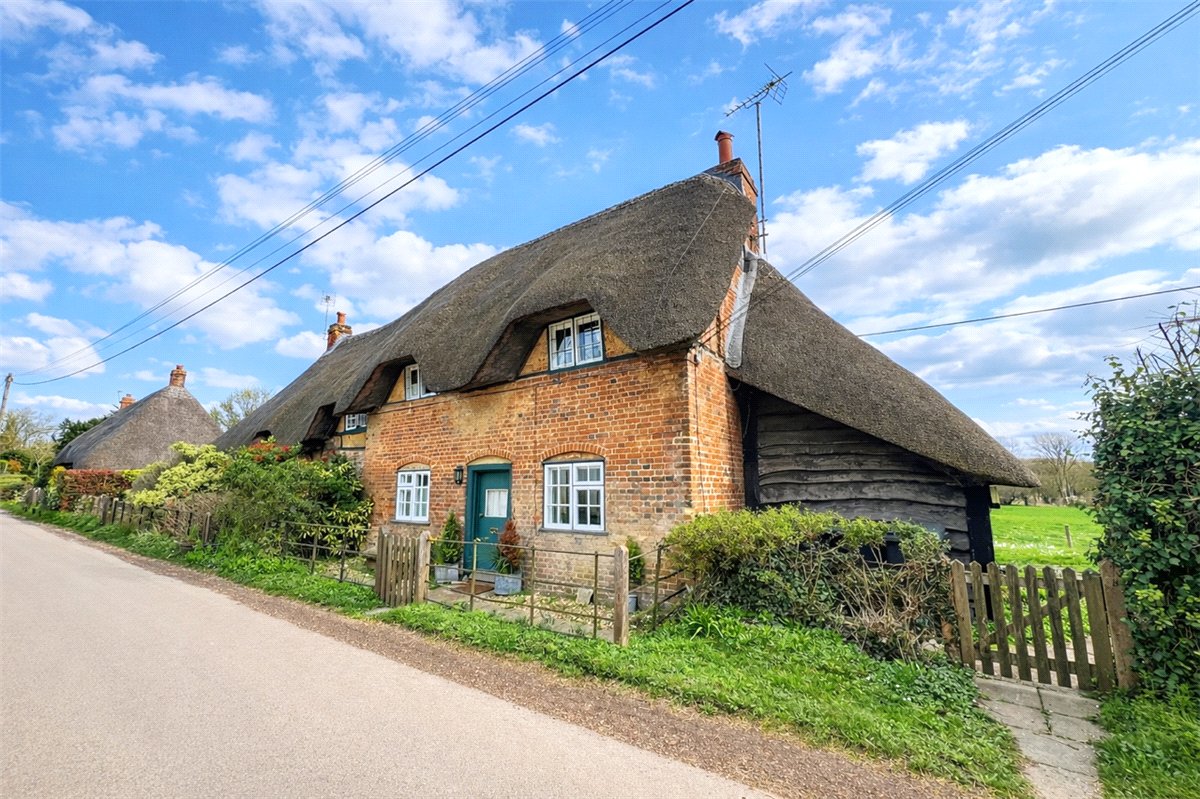 1 bedroom cottage, Longstock, Stockbridge SO20 - Let Agreed