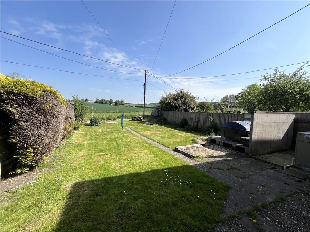 3 bedroom house, Weston Lane, Weston Colley SO21