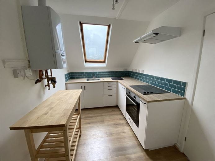 1 bedroom flat, Barnes Close, Winchester SO23 - Let Agreed