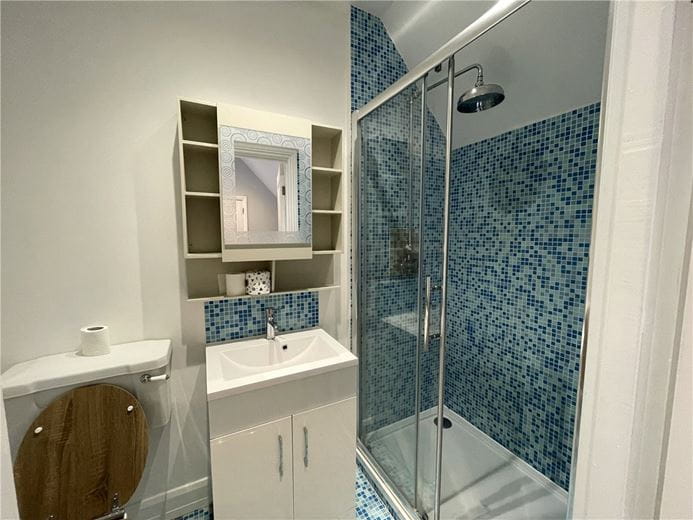 1 bedroom flat, Rectory Road, Oakley RG23