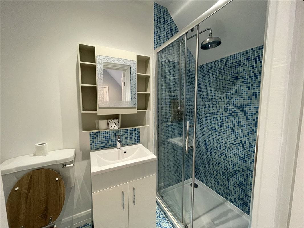 1 bedroom flat, Rectory Road, Oakley RG23