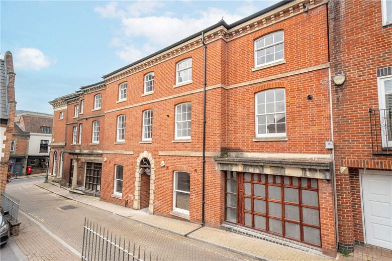 1 bedroom flat, Westgate Chambers, Staple Gardens SO23 - Available