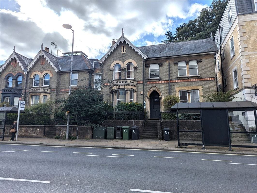 1 bedroom flat, City Road, Winchester SO23 - Available