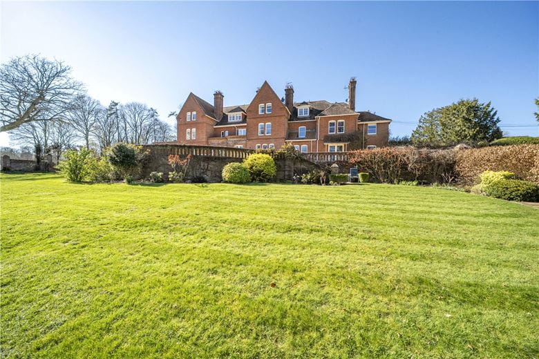 4 bedroom house, Fullerton, Andover SP11 - Let Agreed