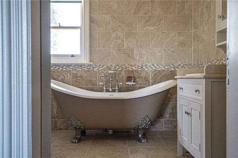 4 bedroom house, Fullerton, Andover SP11 - Let Agreed