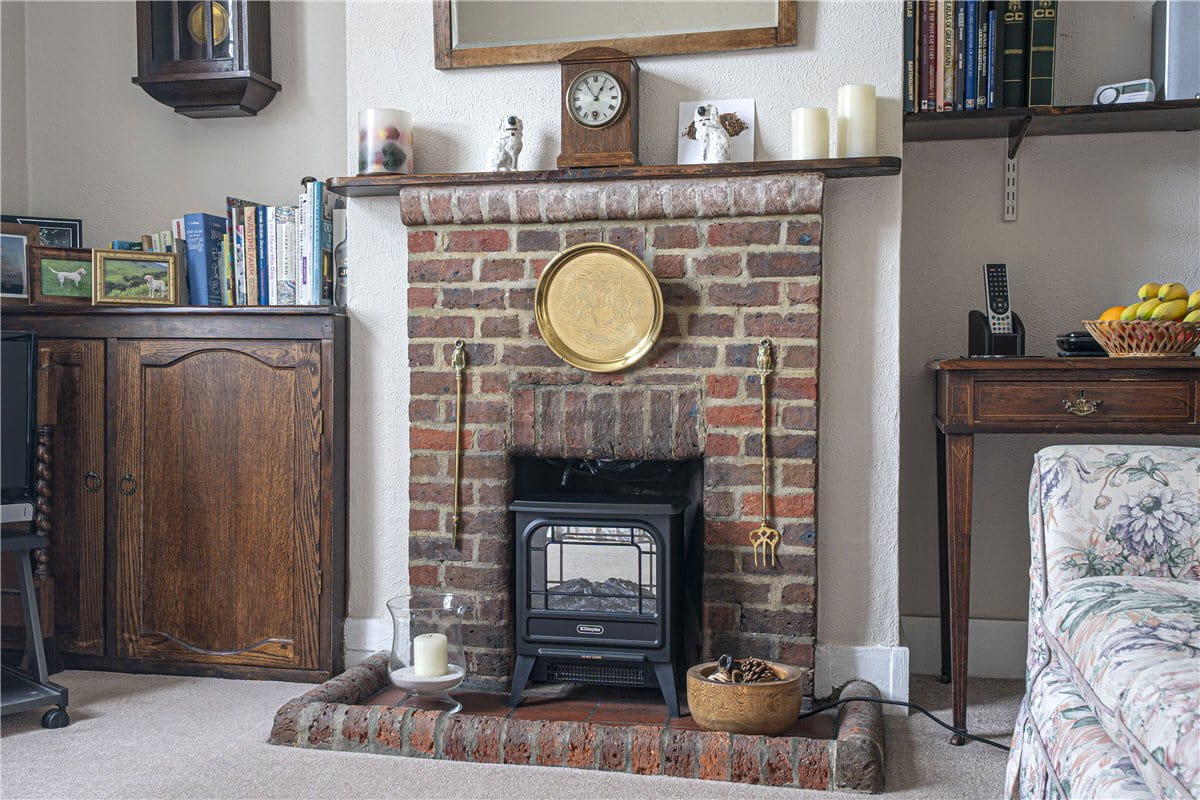 2 bedroom house, Ball Down Cottages, Northwood Park SO21 - Sold STC