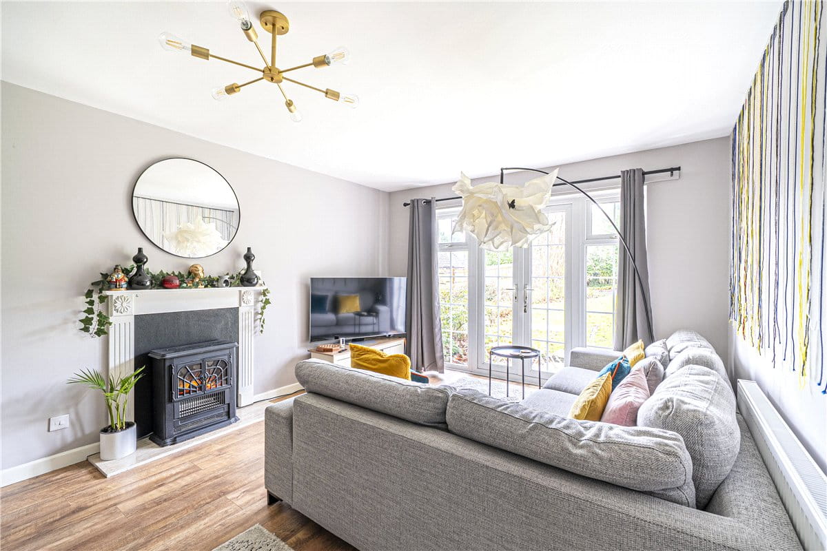 2 bedroom maisonette, Dawn Gardens, Winchester SO22 - Available