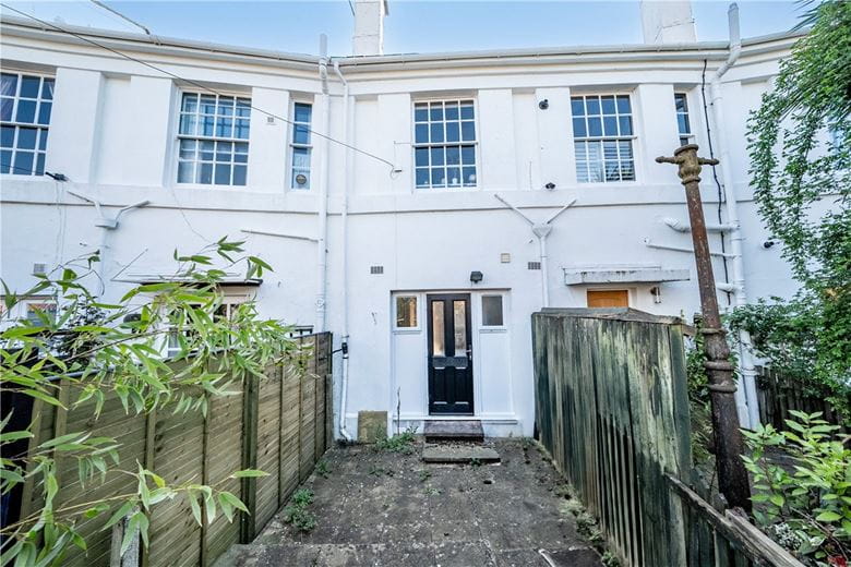 1 bedroom flat, Eastgate Street, Winchester SO23 - Sold STC