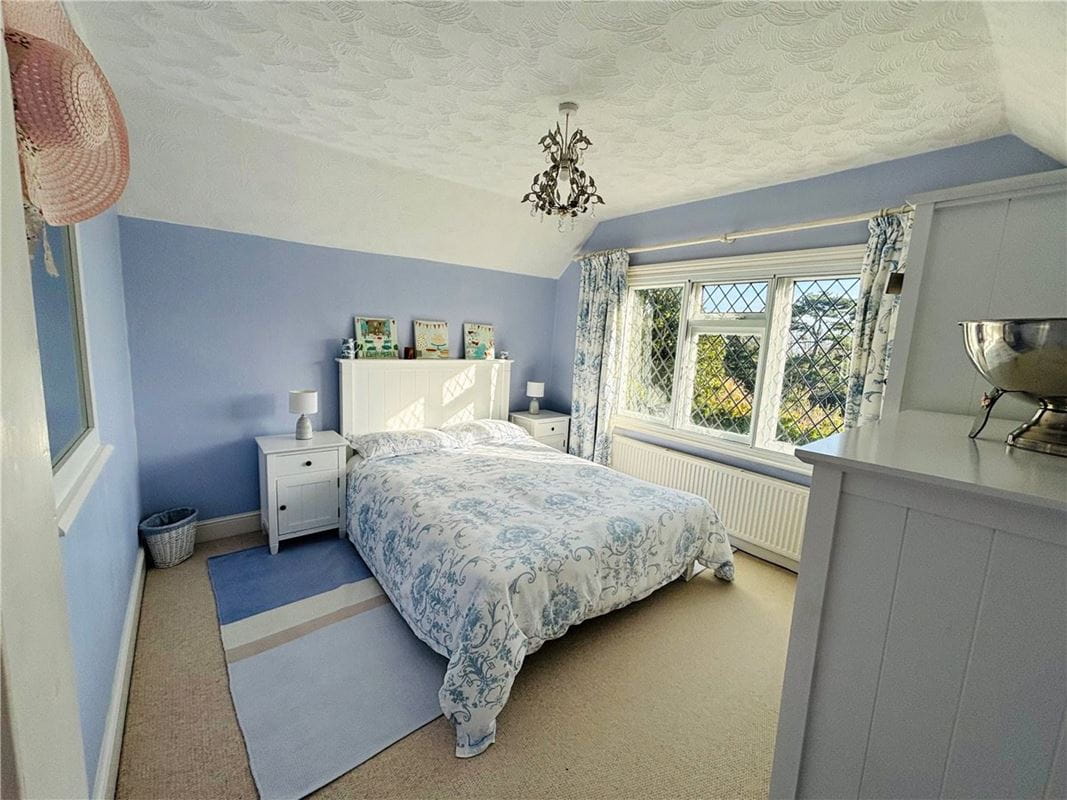 5 bedroom house, Eastcliff Road, Shanklin PO37 - Available