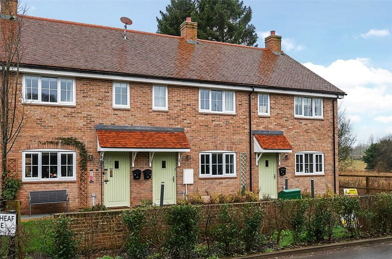 2 bedroom house, Wheatsheaf Close, North Waltham RG25 - Available