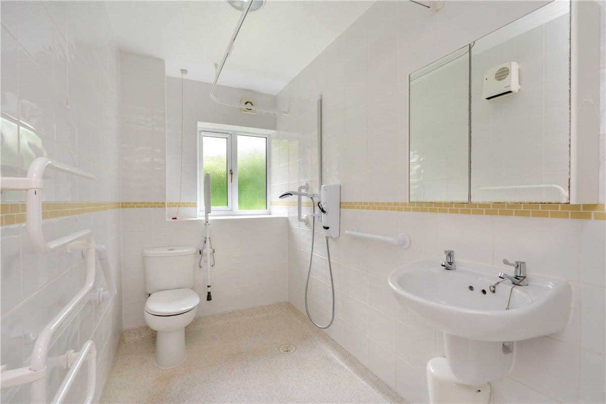 2 bedroom flat, Old Parsonage Court, Otterbourne SO21 - Sold