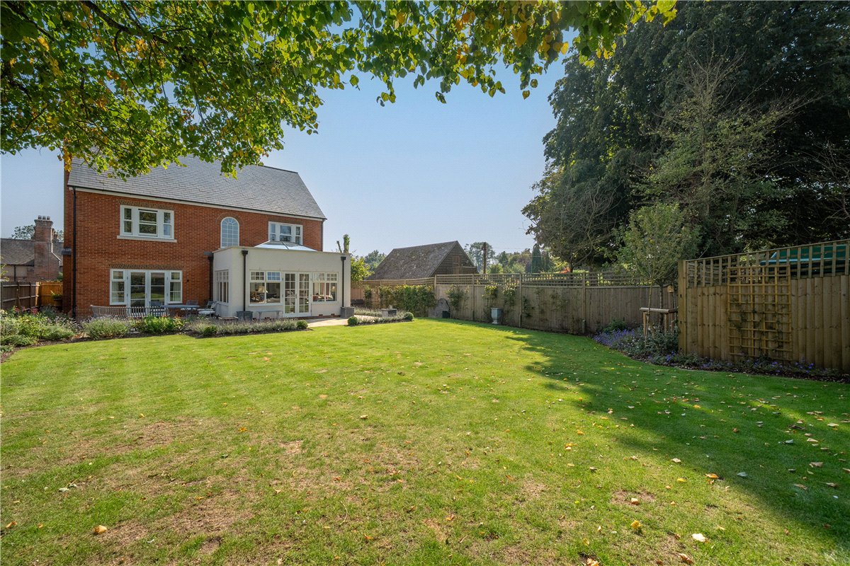 4 bedroom house, Houghton Farm Close, Houghton SO20 - Available