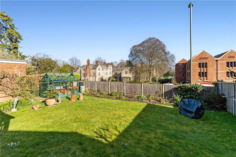 4 bedroom house, Edgar Road, Winchester SO23 - Available