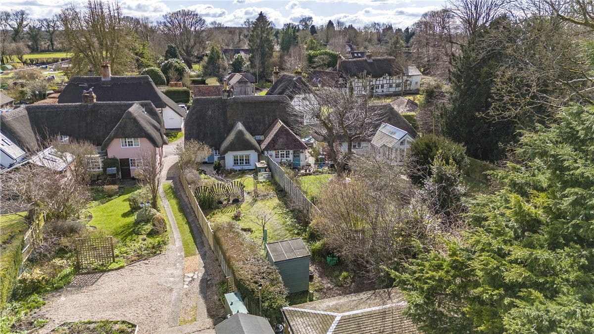 1 bedroom house, Duke Street, Micheldever SO21 - Available