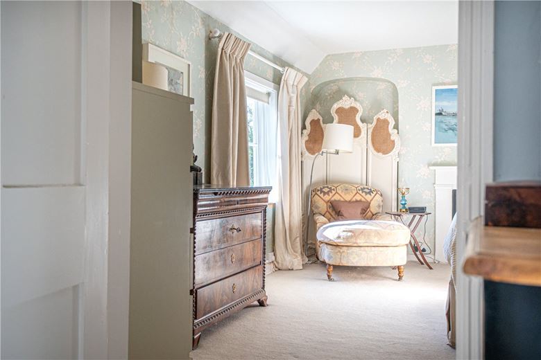 5 bedroom house, Newlands Lane, Denmead PO7 - Available