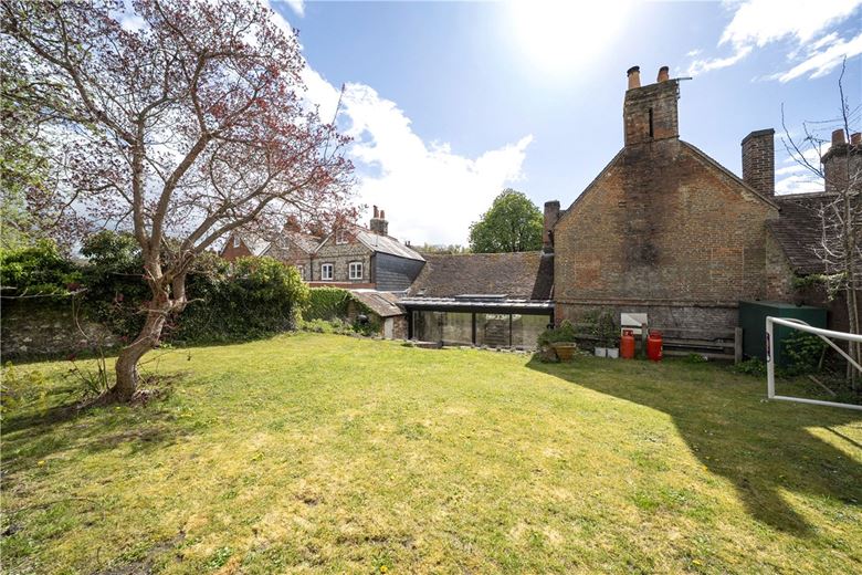 5 bedroom house, East Street, Hambledon PO7 - Sold STC