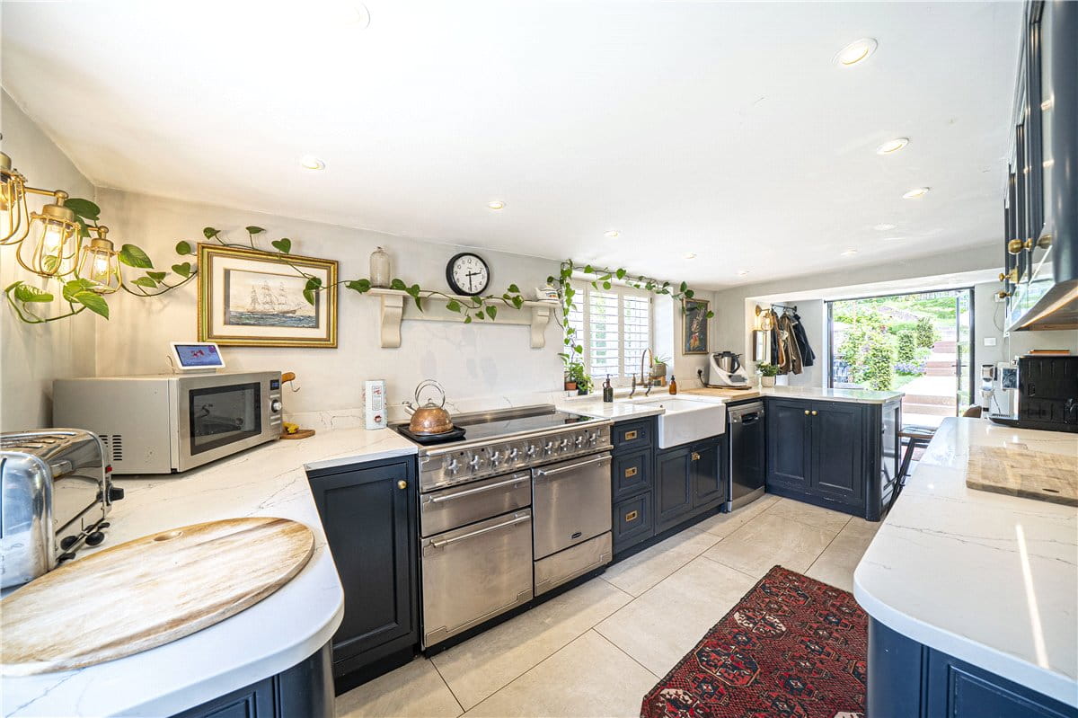 5 bedroom house, Penton Mewsey, Andover SP11 - Available