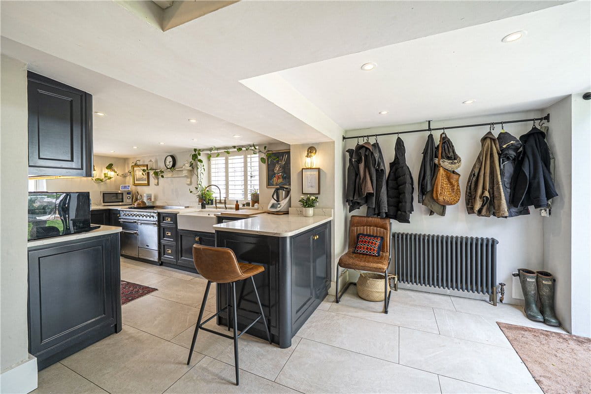 5 bedroom house, Penton Mewsey, Andover SP11 - Available