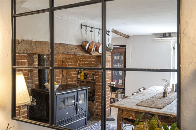 5 bedroom house, Penton Mewsey, Andover SP11 - Available