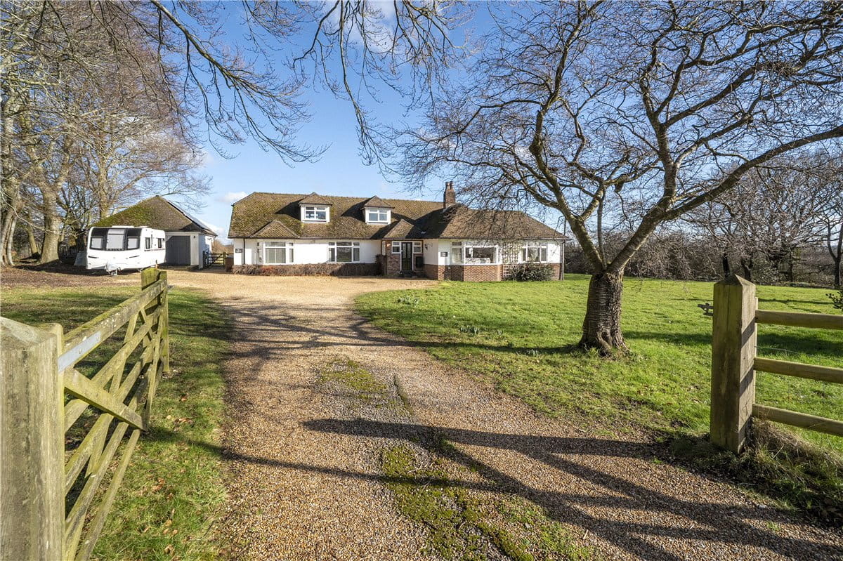 4 bedroom house, Stoke Charity Road, Kings Worthy SO21 - Available