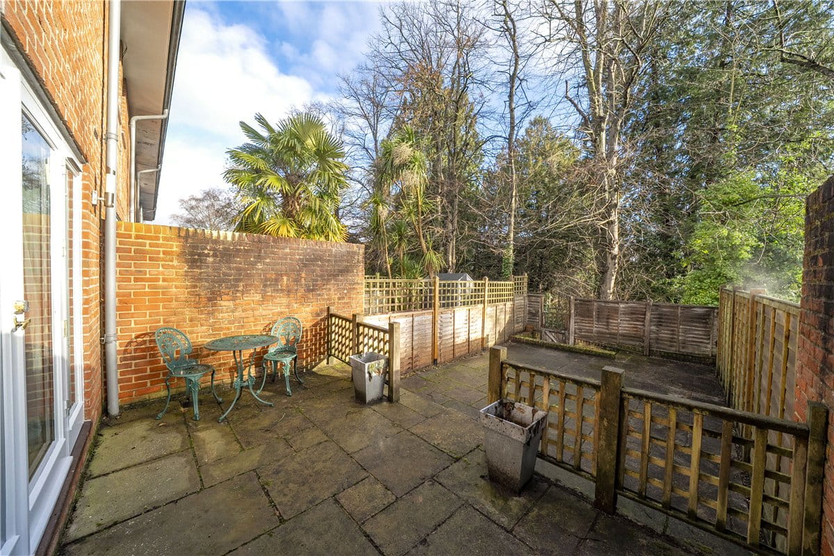 2 bedroom house, Grange Close, Winchester SO23 - Available