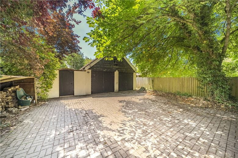 3 bedroom house, Marsh Court, Stockbridge SO20 - Sold STC