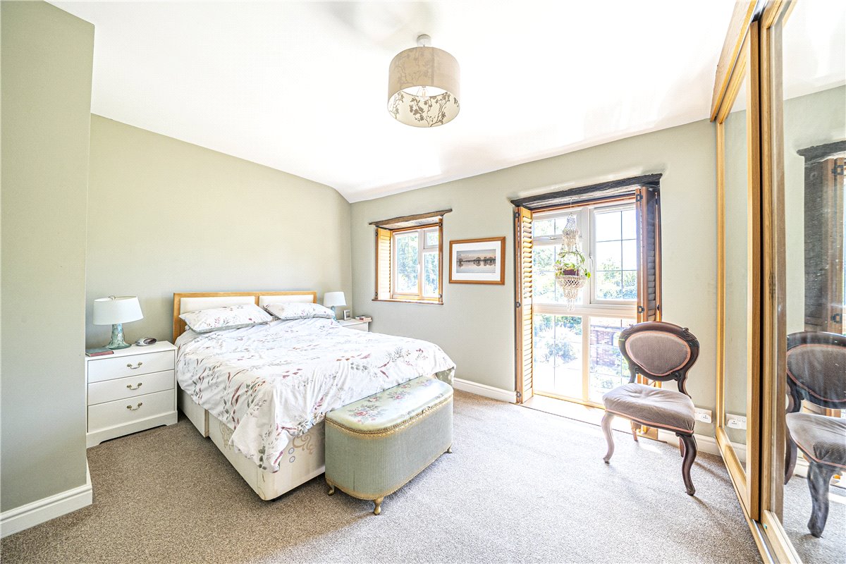 3 bedroom house, Marsh Court, Stockbridge SO20 - Sold STC