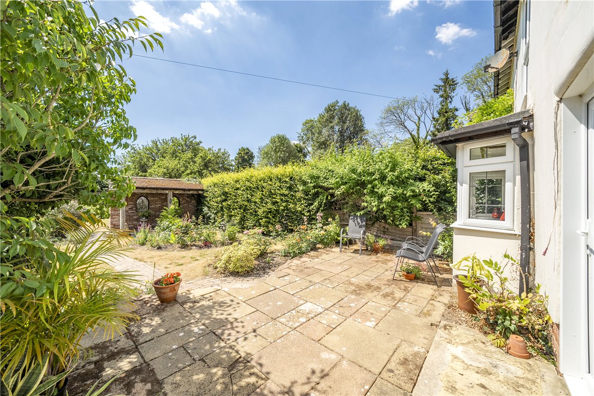 3 bedroom house, Marsh Court, Stockbridge SO20 - Sold STC