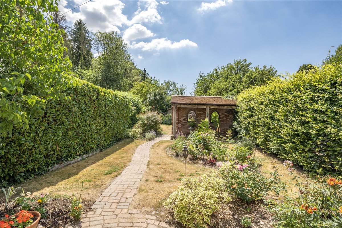 3 bedroom house, Marsh Court, Stockbridge SO20 - Sold STC