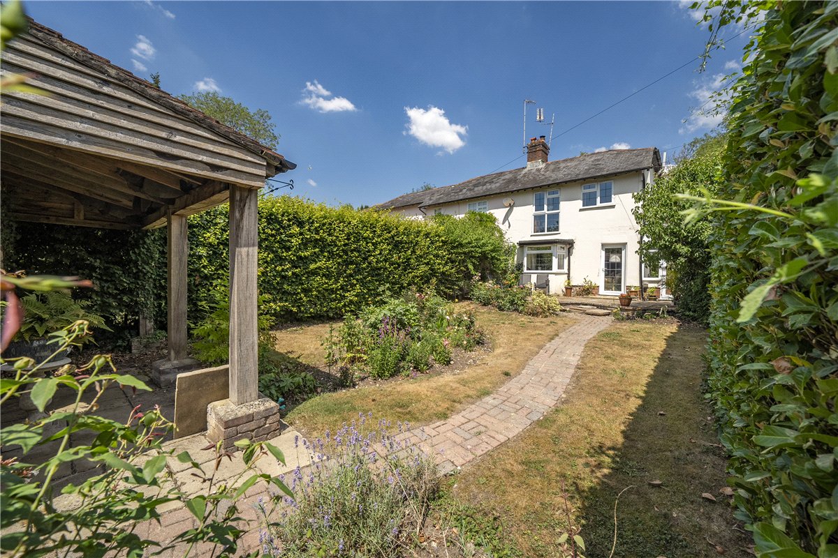 3 bedroom house, Marsh Court, Stockbridge SO20 - Sold STC