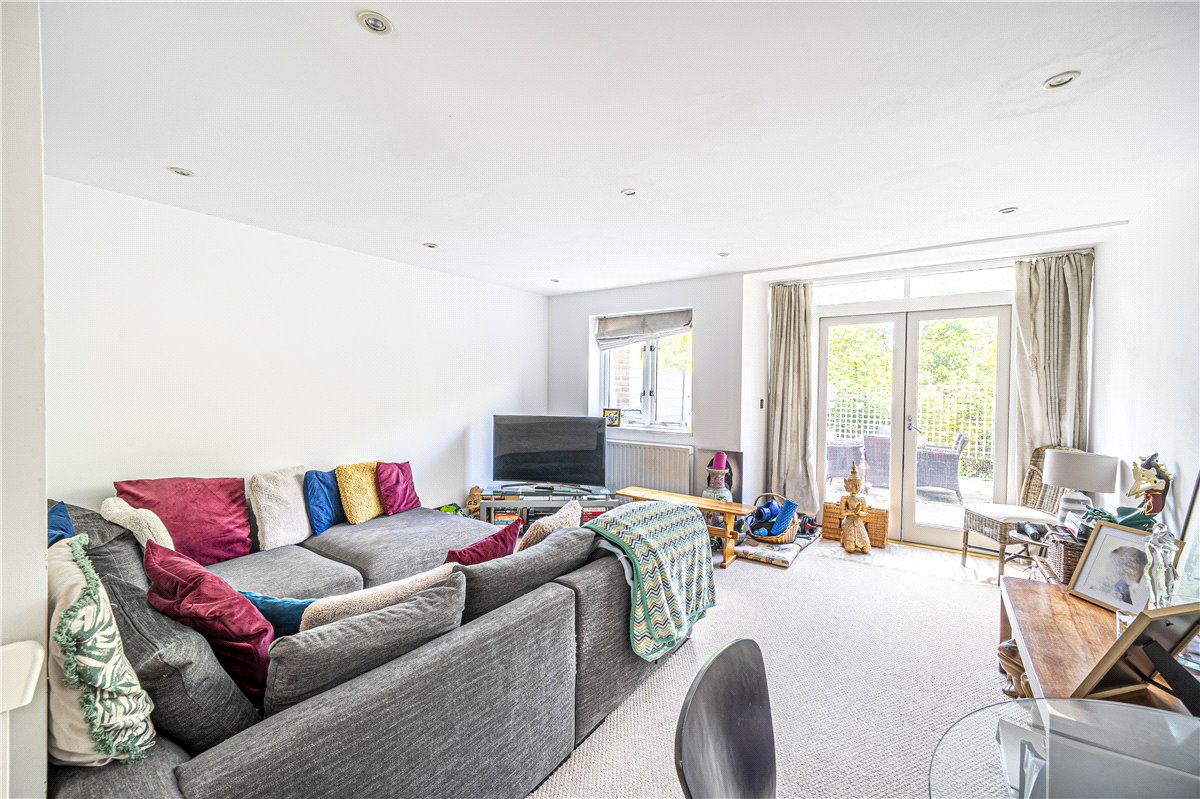 3 bedroom house, Park Road, Winchester SO23 - Available