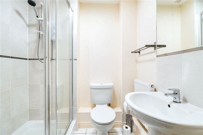 2 bedroom flat, Winton Close, Winchester SO22 - Sold STC