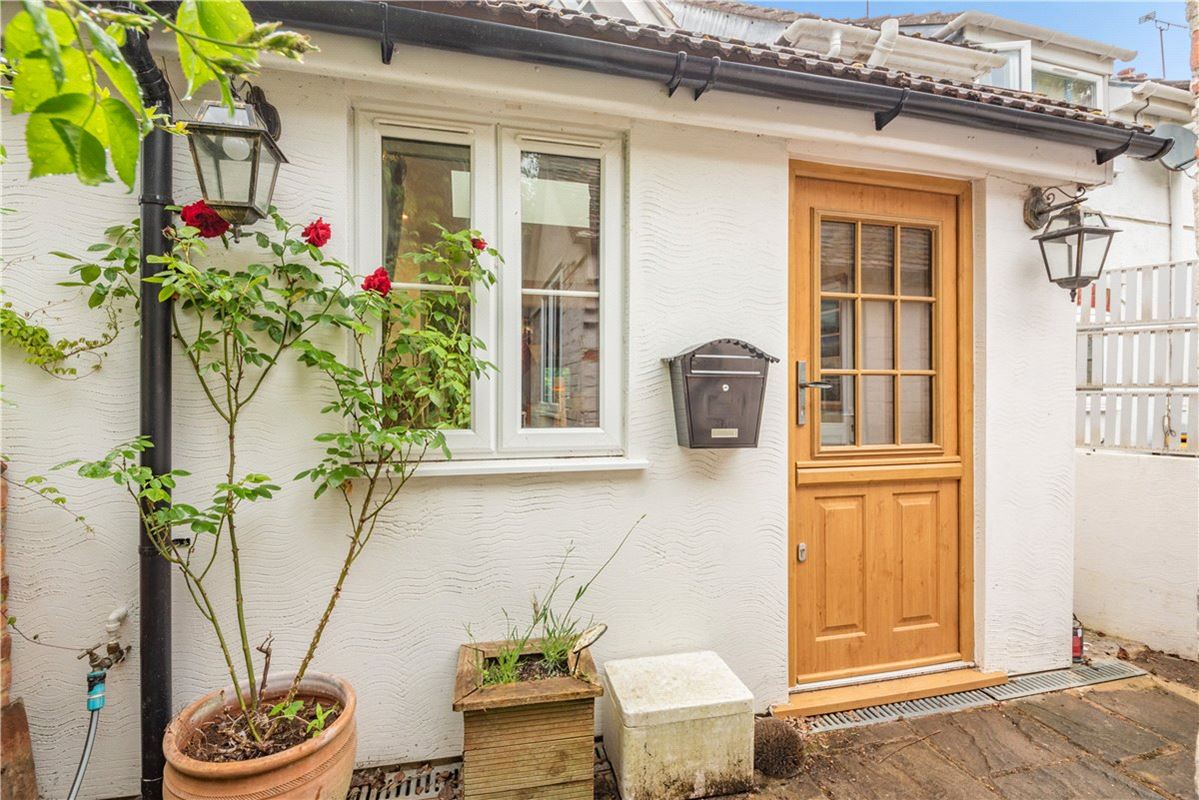 2 bedroom house, Crawley, Winchester SO21 - Sold STC