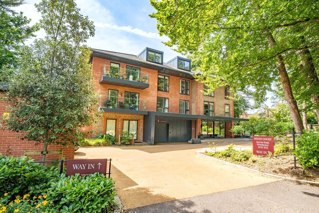 2 bedroom flat, Holts Court, Sarum Road SO22 - Sold STC