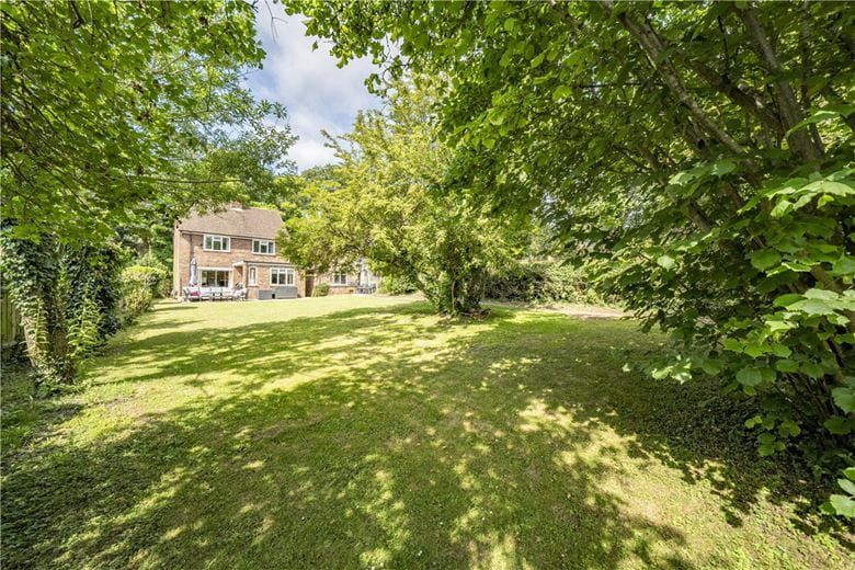3 bedroom house, Burnett Close, Winchester SO22 - Available