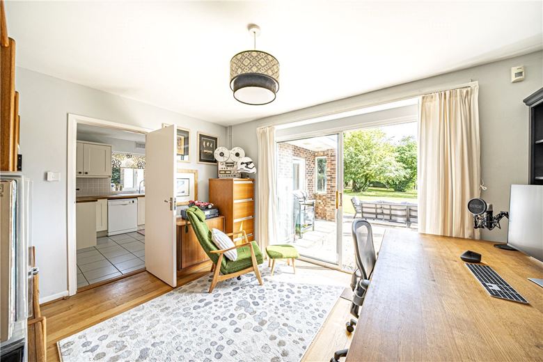 3 bedroom house, Burnett Close, Winchester SO22 - Sold STC